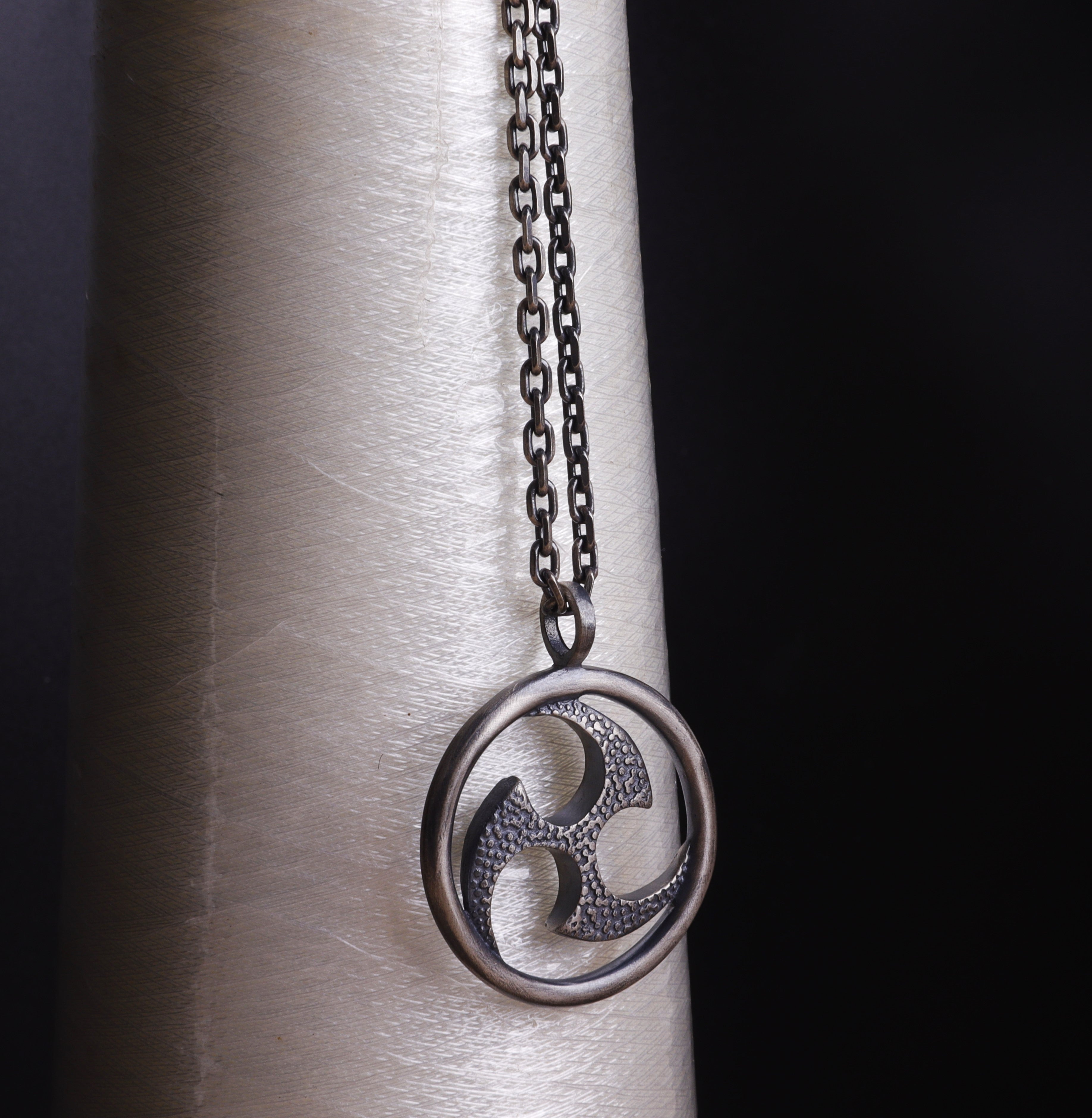 925 Sterling Silver Mitsutomoe Pendant Necklace, Vintage Hammered Tomoe Jewelry
