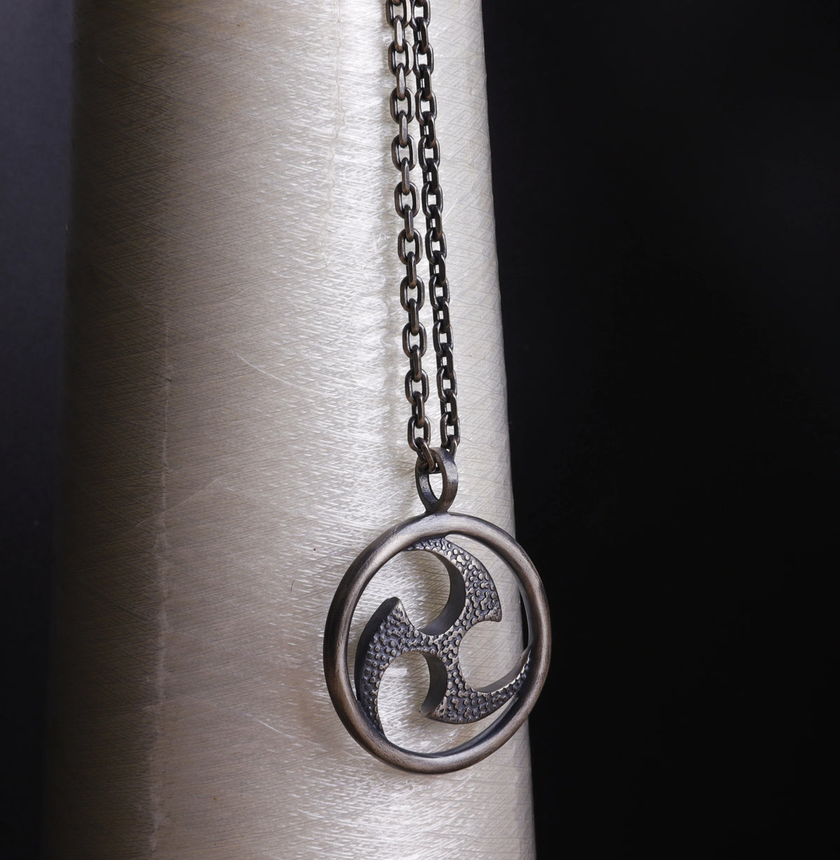 925 Sterling Silver Mitsutomoe Pendant Necklace, Vintage Hammered Tomoe Jewelry