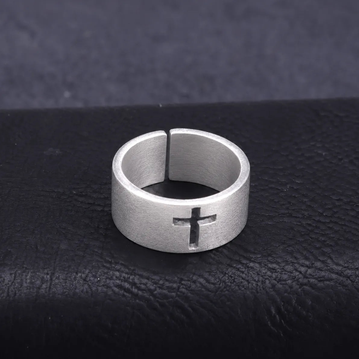 Men‘s 925 Sterling Silver Cutout Cross Ring-Personalizable Engraving Band