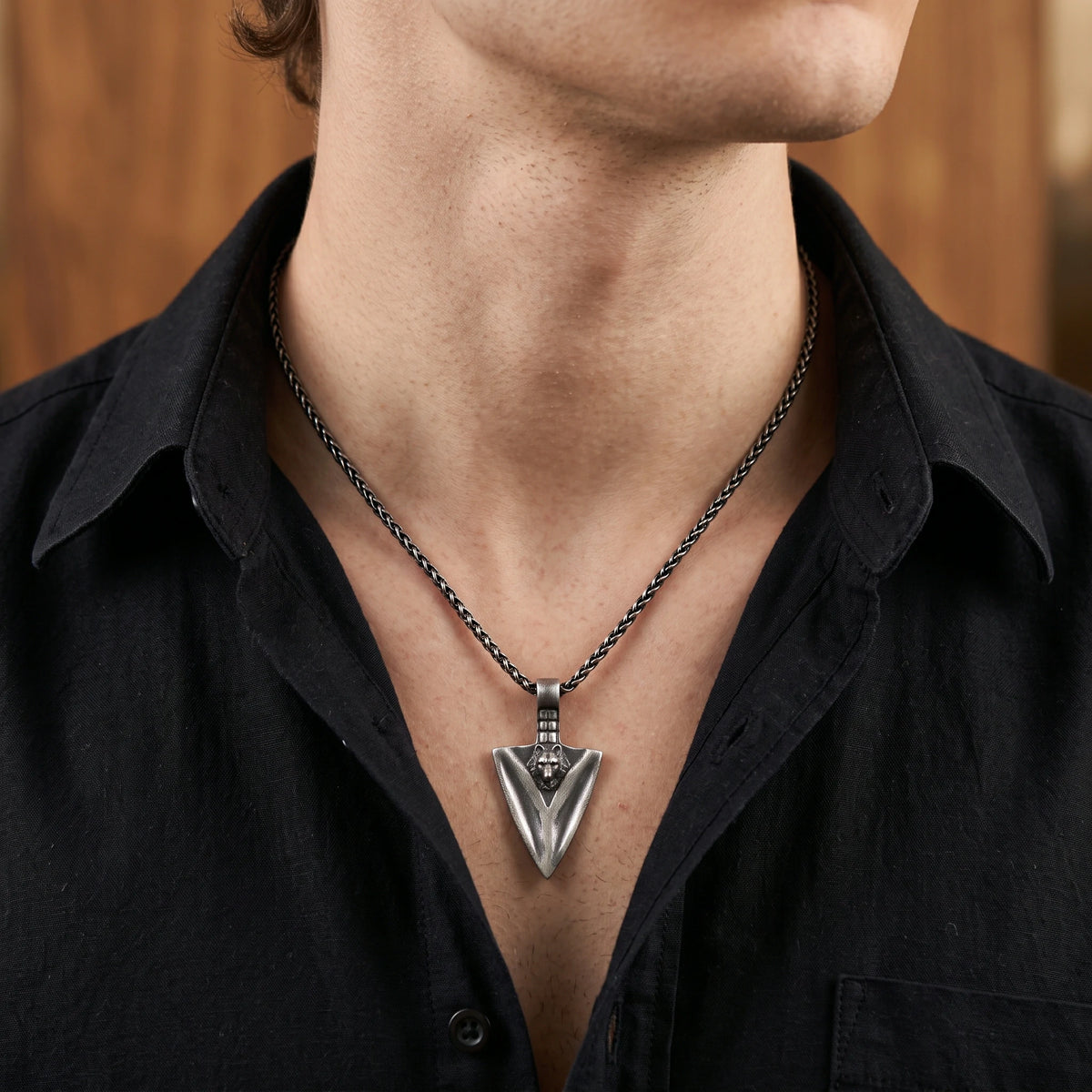 925 Sterling Silver Wolf Arrowhead Pendant Embodiment Of Wild Instinct And Fierce Focus