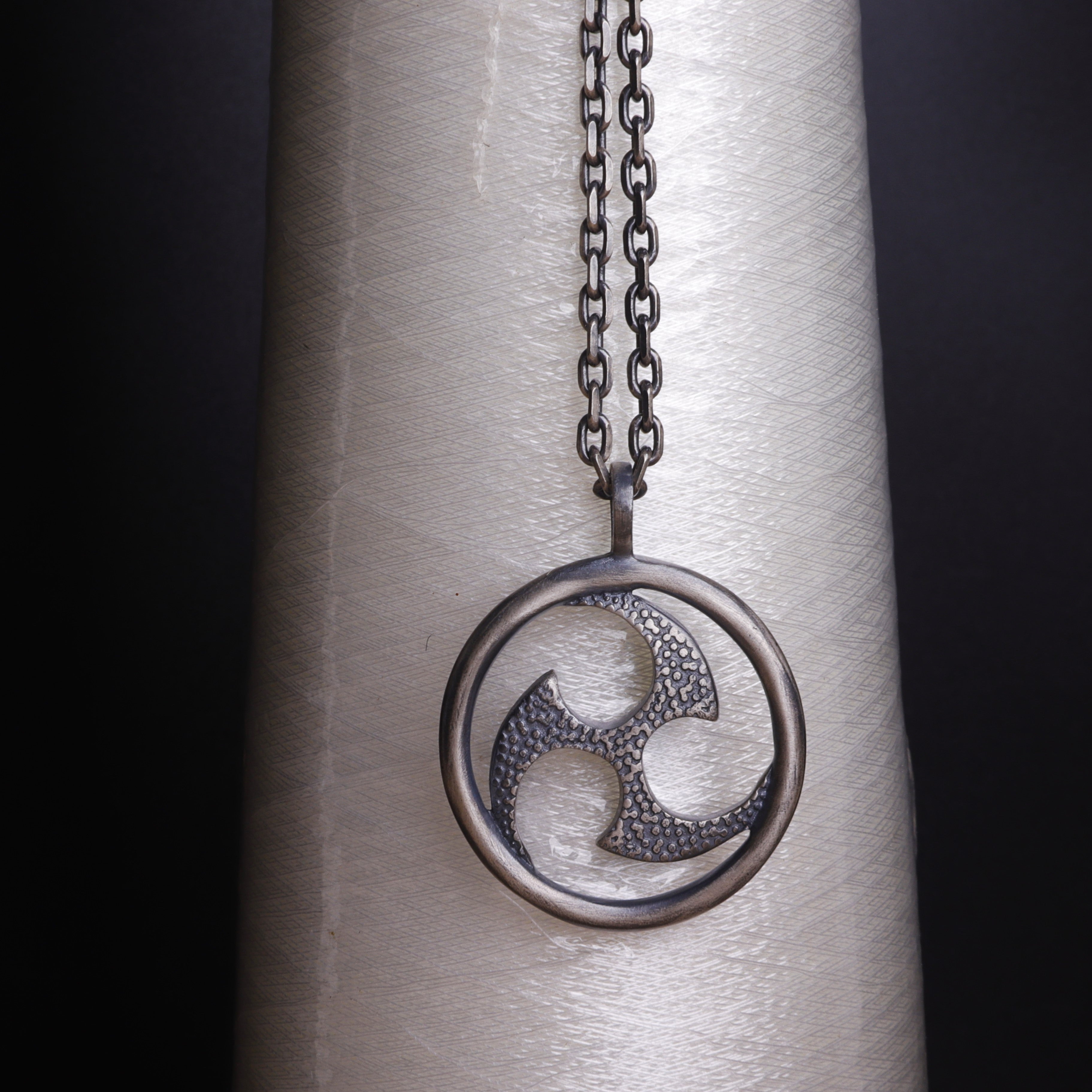 925 Sterling Silver Mitsutomoe Pendant Necklace, Vintage Hammered Tomoe Jewelry
