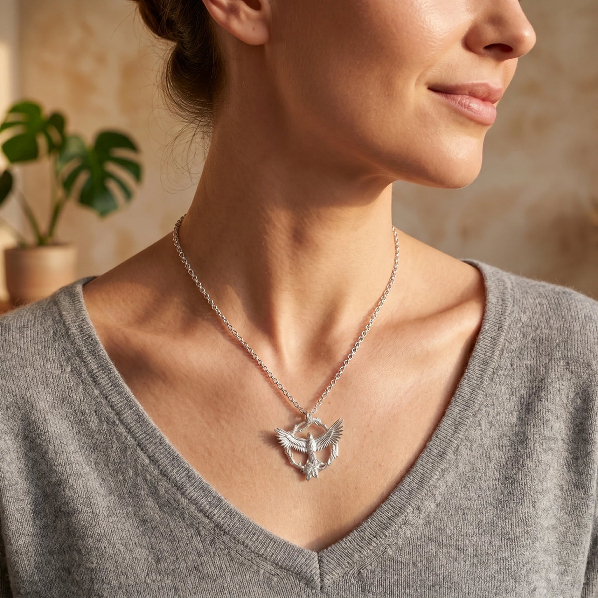 925 Sterling Silver Soaring Eagle Wreath Durable Freedom Pendant Necklace