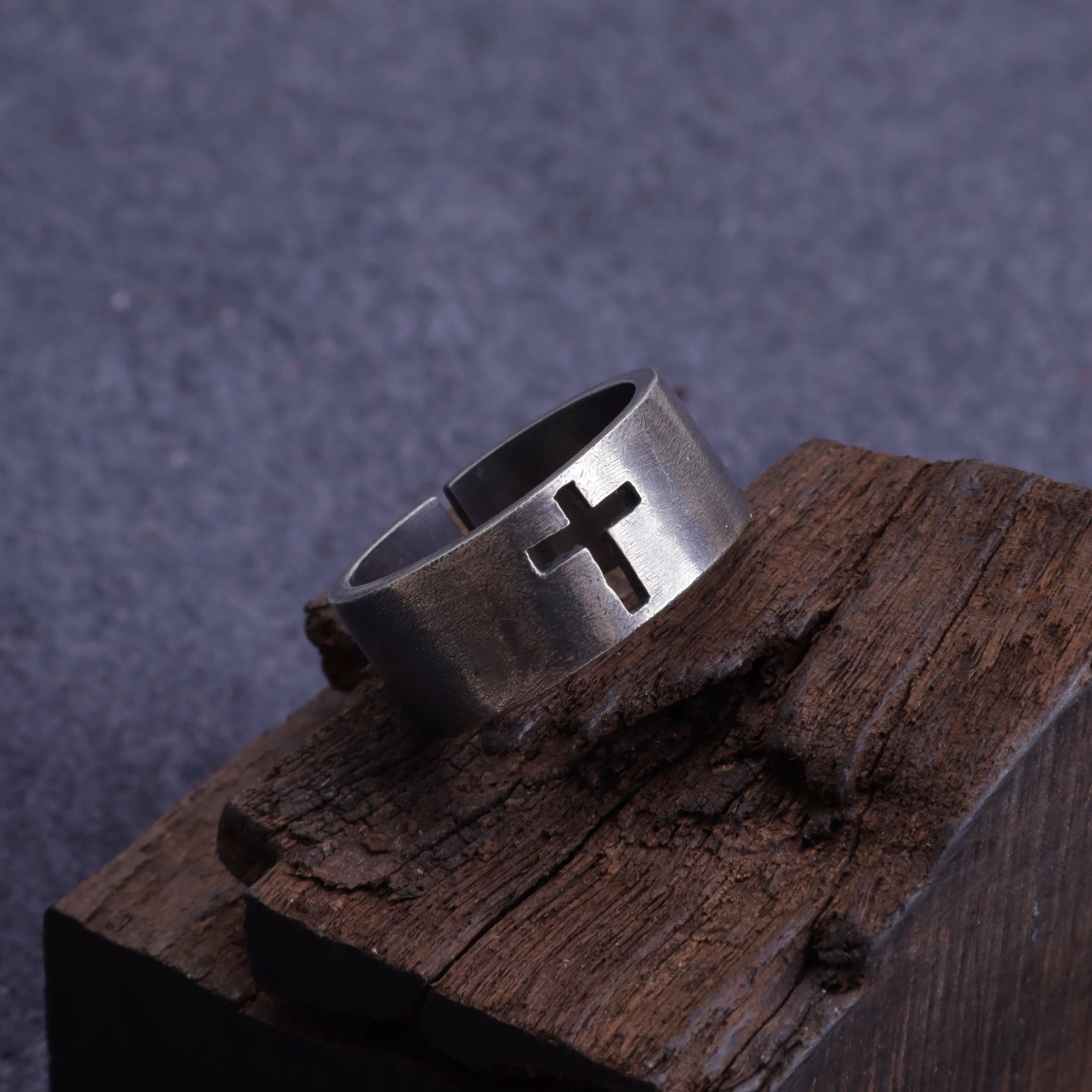 Men‘s 925 Sterling Silver Cutout Cross Ring-Personalizable Engraving Band