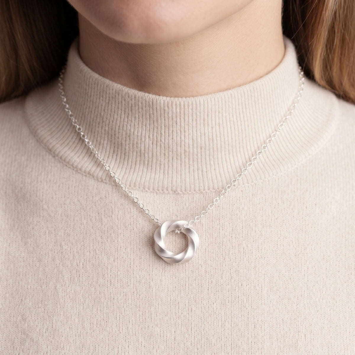 925 Sterling Silver Mobius Strip Pendant Symbolizing Eternal Love And Infinite Connection