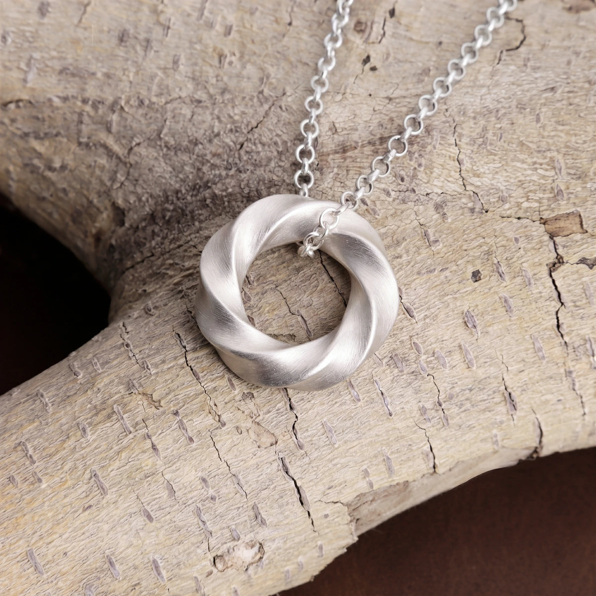925 Sterling Silver Mobius Strip Pendant Symbolizing Eternal Love And Infinite Connection