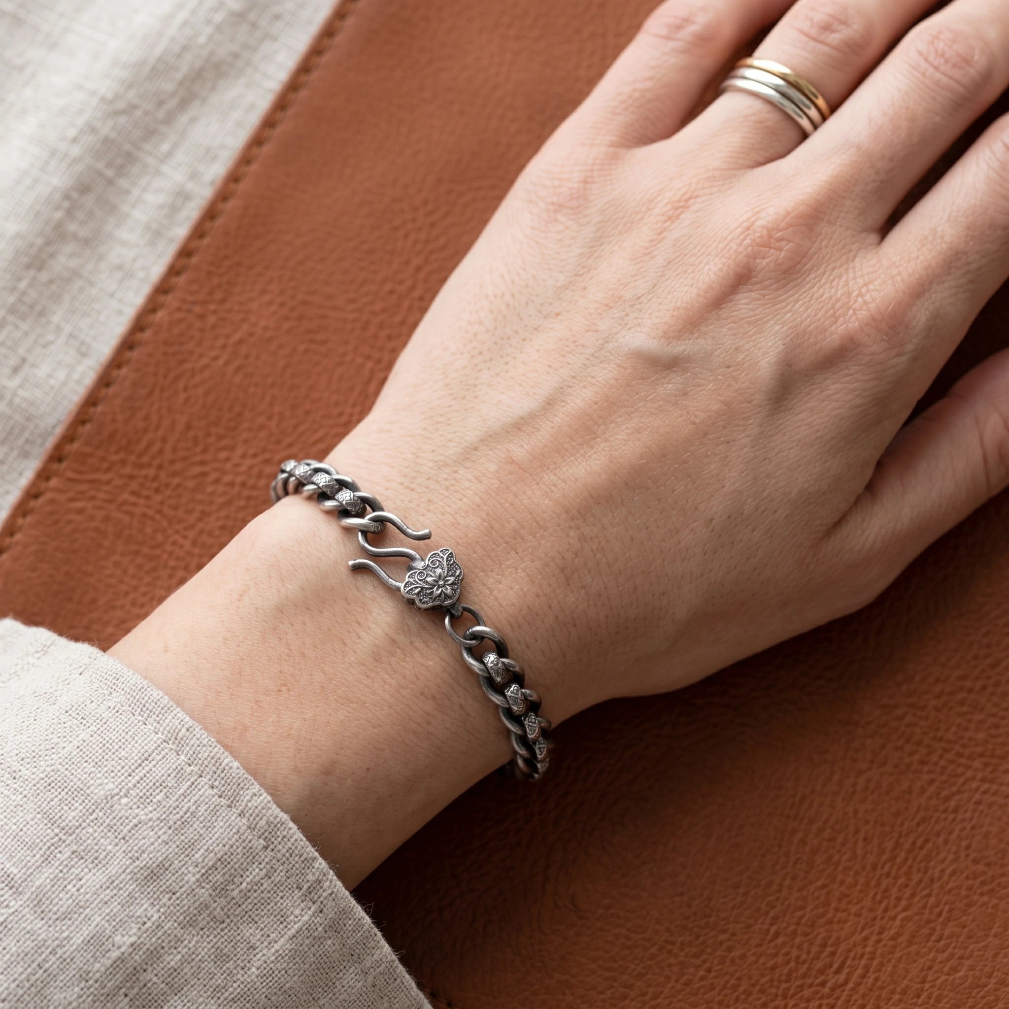 Vintage 925 Sterling Silver Floral Clasp Chain Bracelet for Women