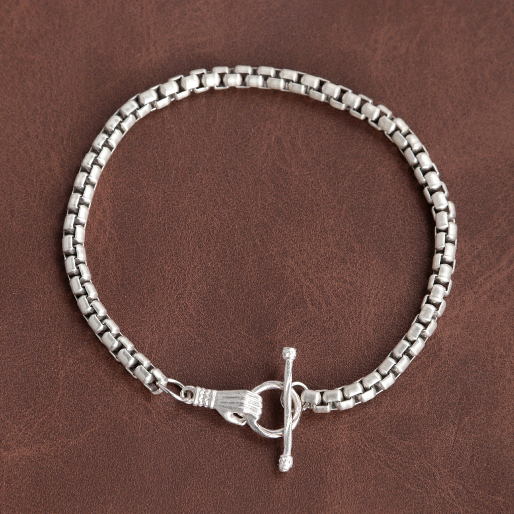 925 Sterling Silver Round Box Chain Bracelet With Sculpted Hand Toggle Clasp