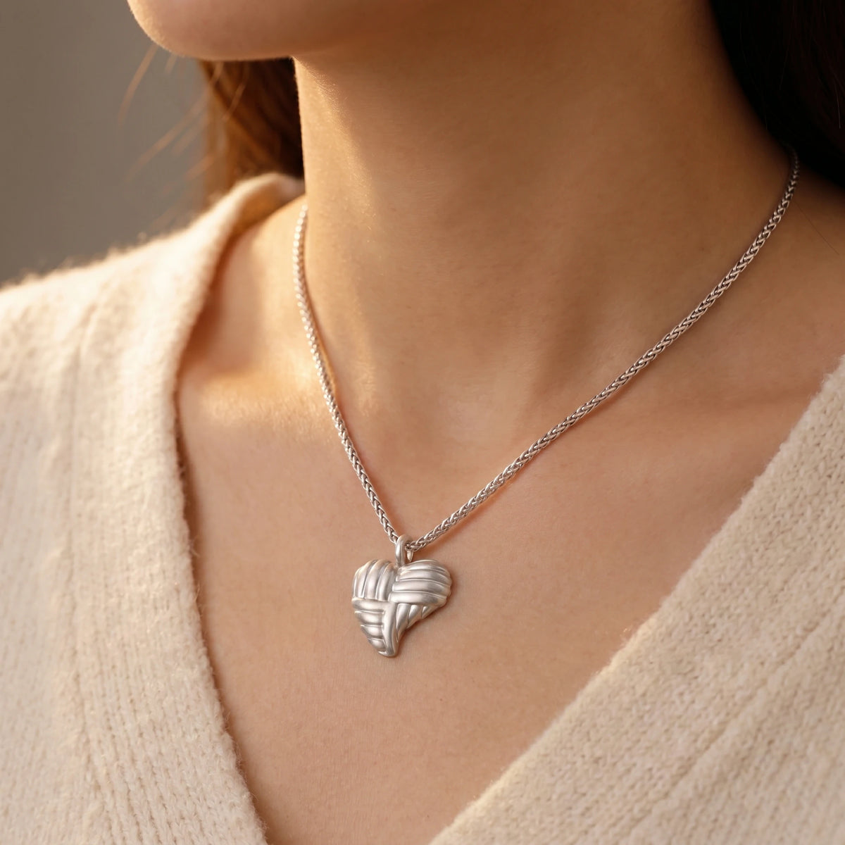 925 Sterling Silver Woven Heart Pendant Embracing Modern Love And Timeless Elegance