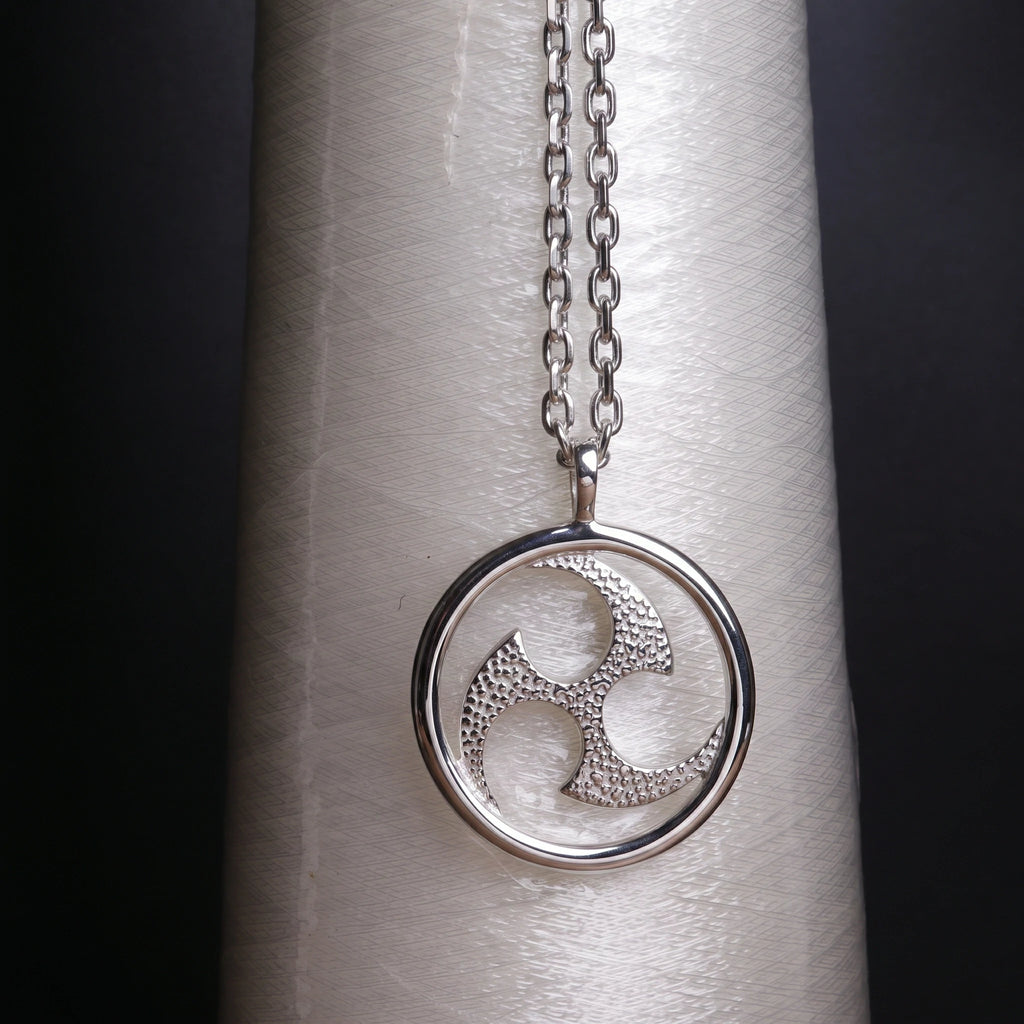 925 Sterling Silver Mitsutomoe Pendant Necklace, Vintage Hammered Tomoe Jewelry