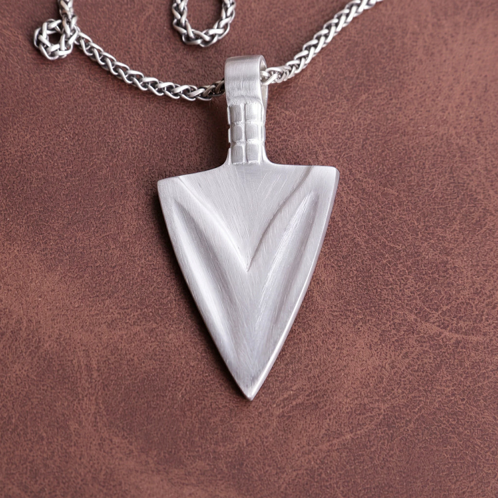 925 Sterling Silver Wolf Arrowhead Pendant Embodiment Of Wild Instinct And Fierce Focus
