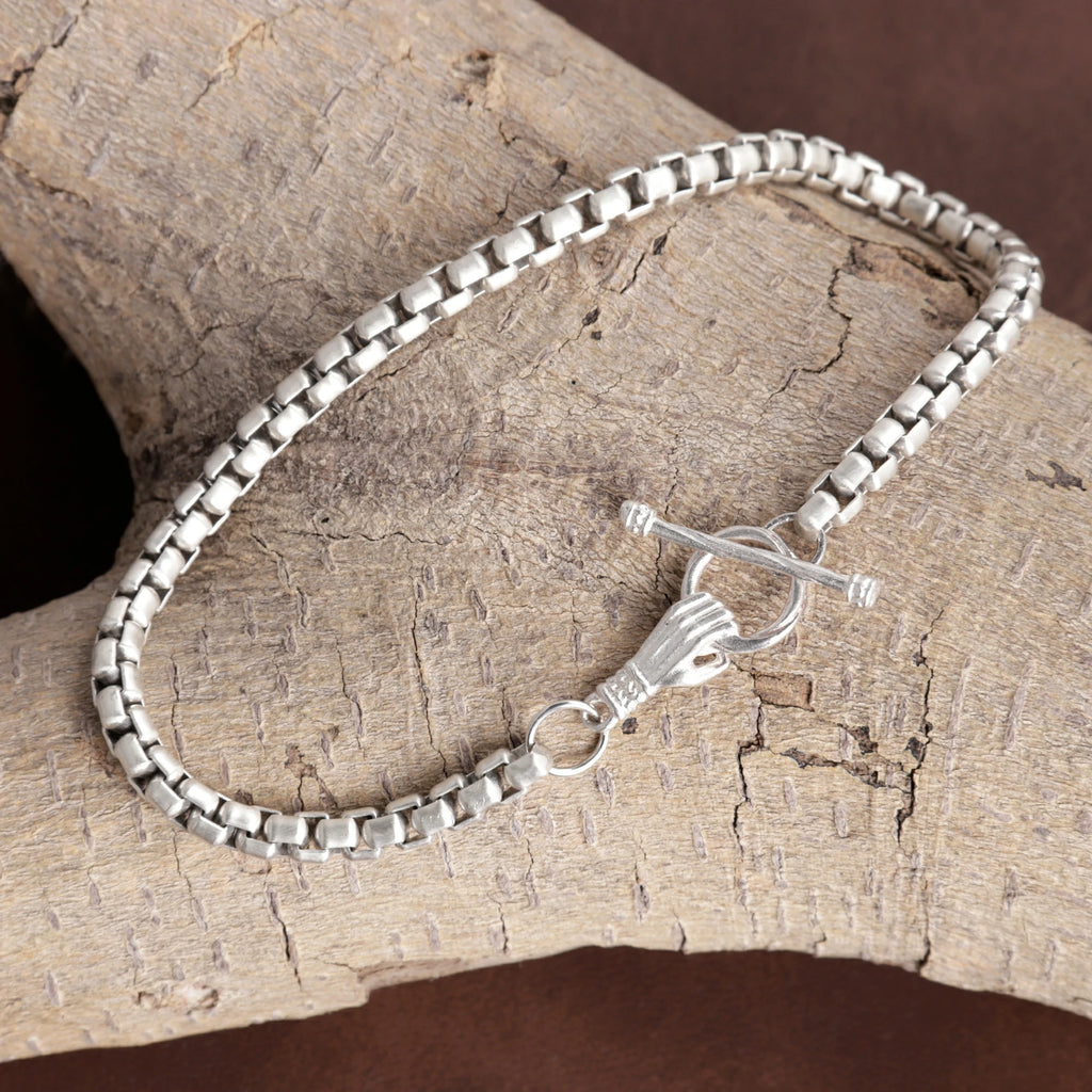 925 Sterling Silver Round Box Chain Bracelet With Sculpted Hand Toggle Clasp