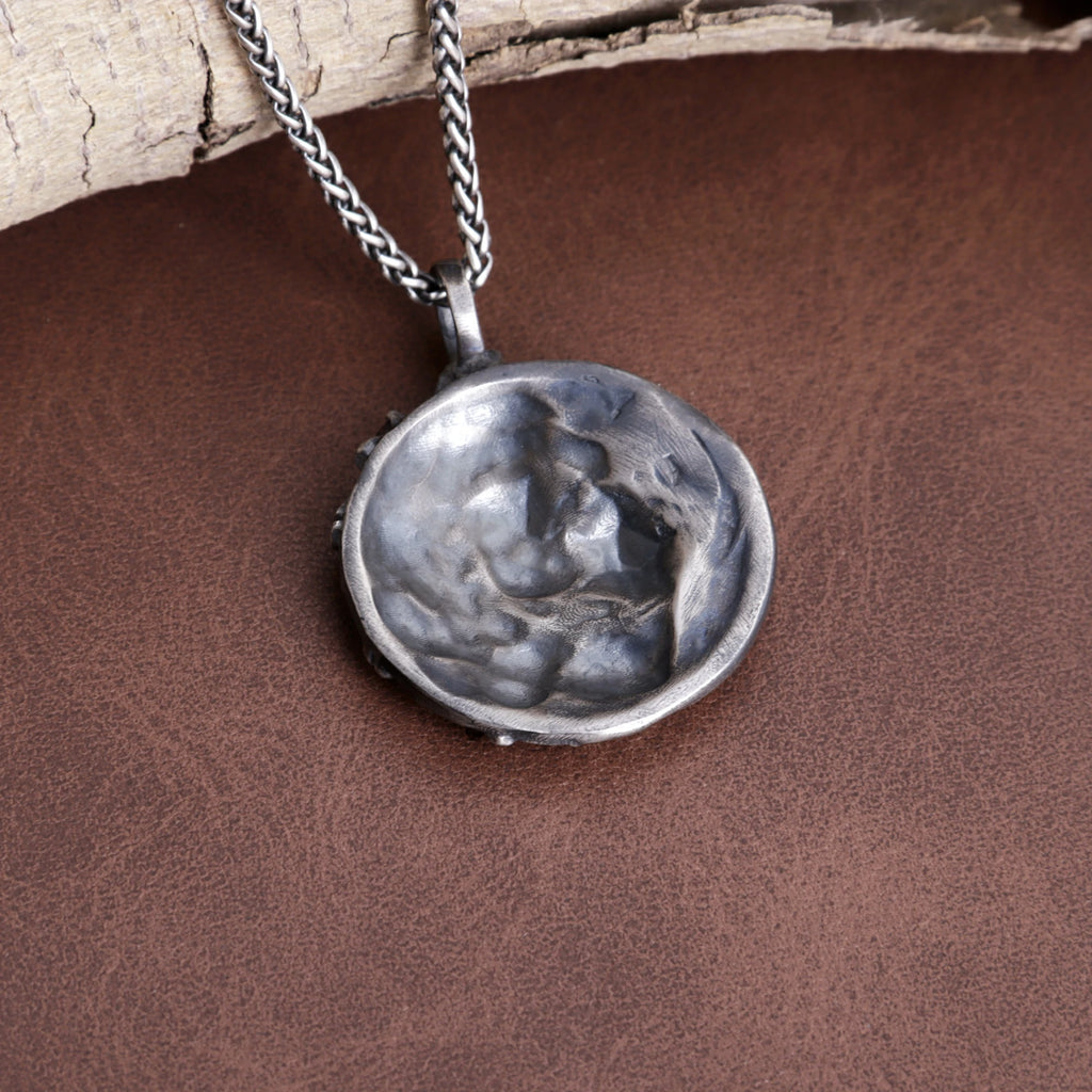 925 Sterling Silver Lion Head Medallion Pendant Embodiment Of Fearless Inner Courage
