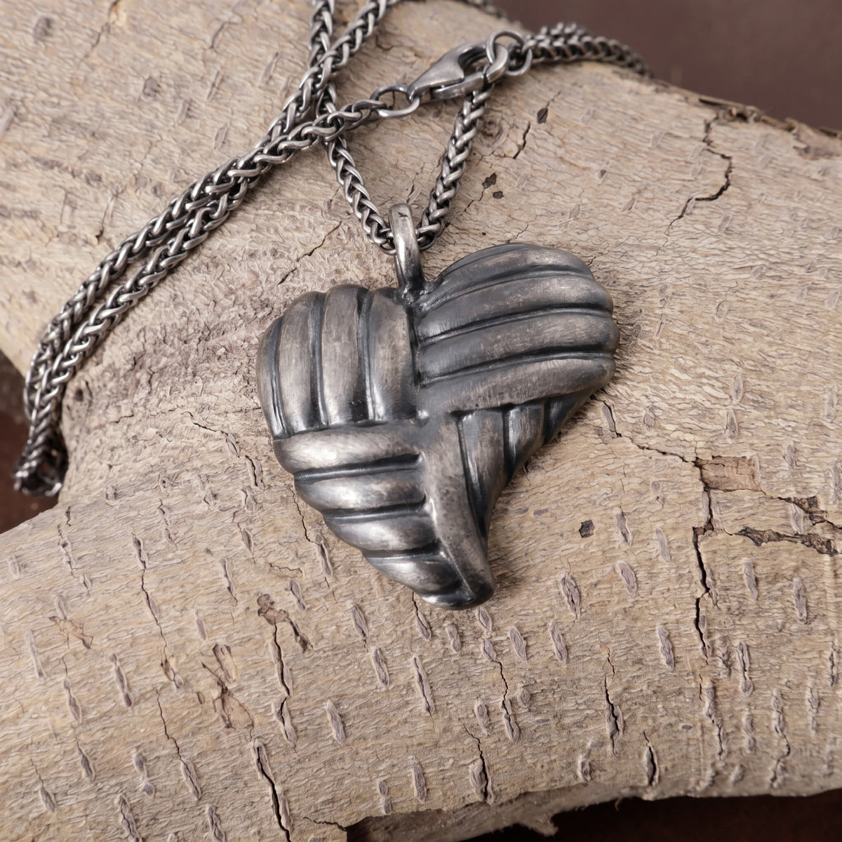 925 Sterling Silver Woven Heart Pendant Embracing Modern Love And Timeless Elegance