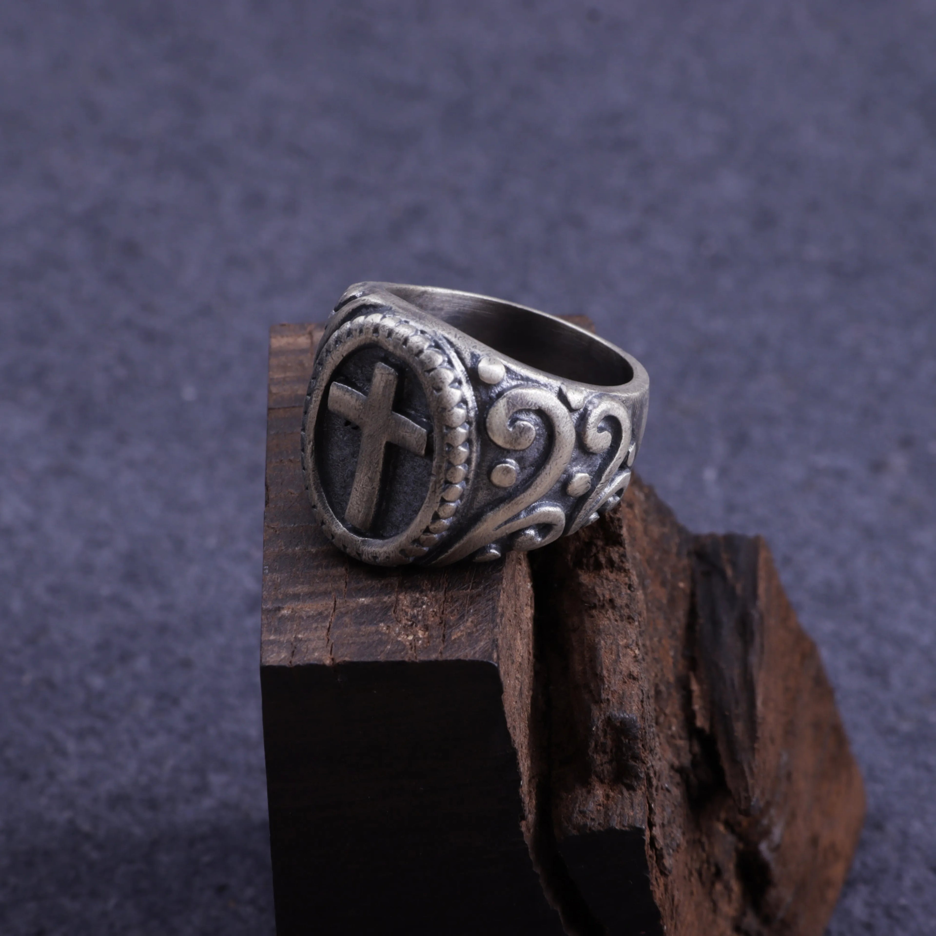 Custom Engraved Vintage Cross Signet Ring - Personalized Oxidized 925 Sterling Silver Gothic Punk Cross Ring for Men and Women, Faith Jewelry Gift