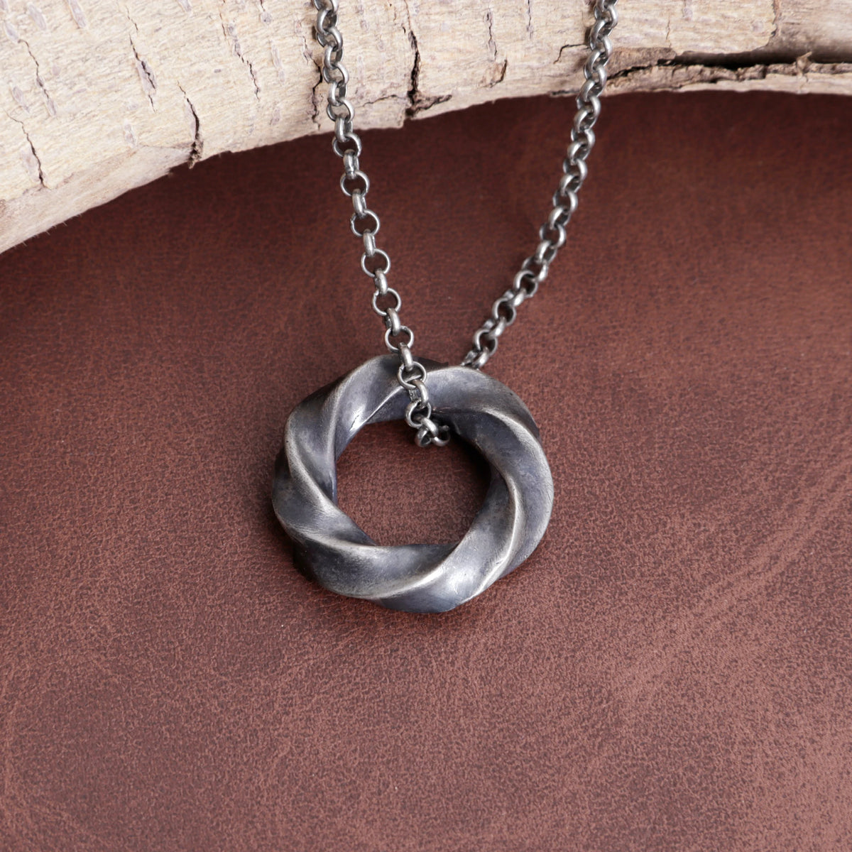 925 Sterling Silver Mobius Strip Pendant Symbolizing Eternal Love And Infinite Connection