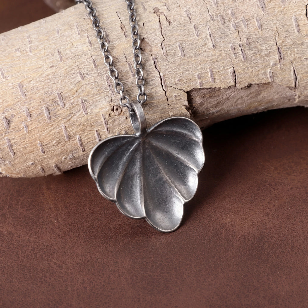 925 Sterling Silver Fluted Heart Pendant Delivering Fluid Grace And Modern Warmth