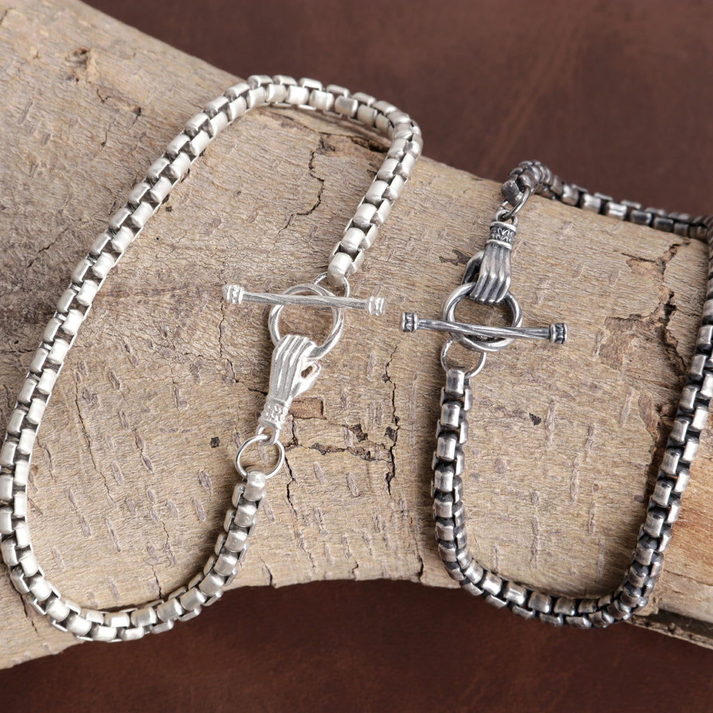 925 Sterling Silver Round Box Chain Bracelet With Sculpted Hand Toggle Clasp