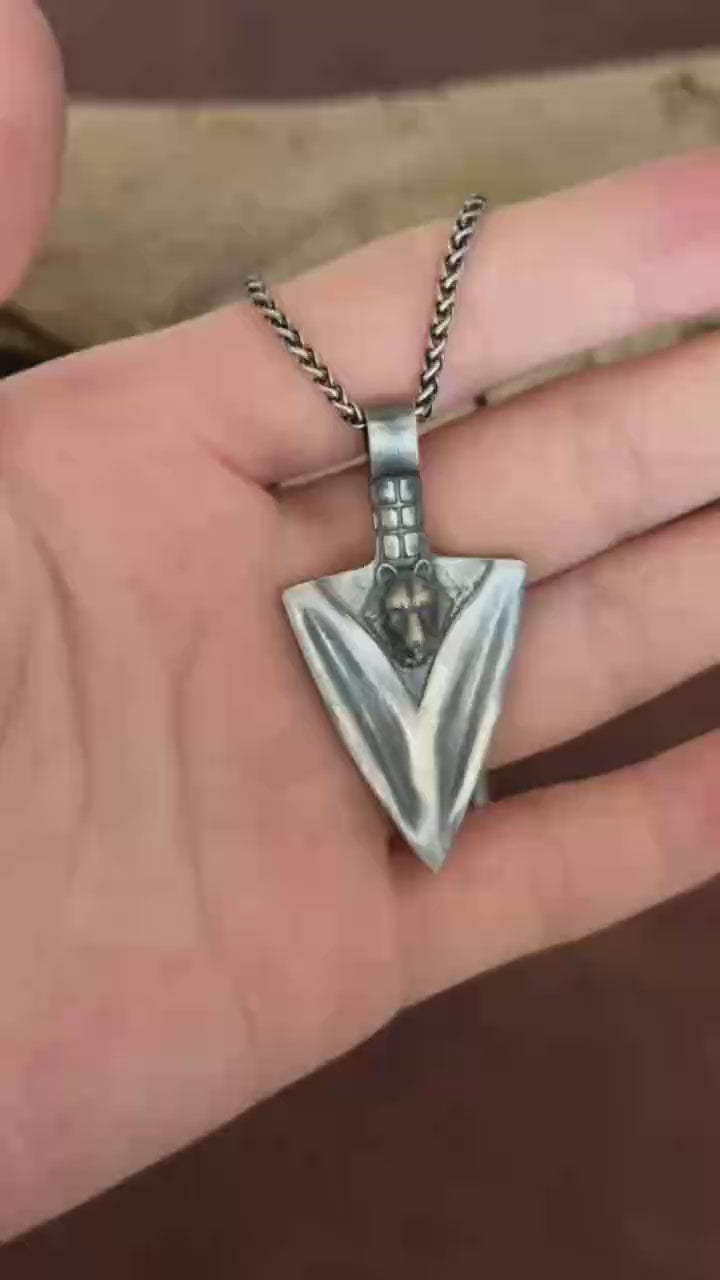 925 Sterling Silver Wolf Arrowhead Pendant Embodiment Of Wild Instinct And Fierce Focus