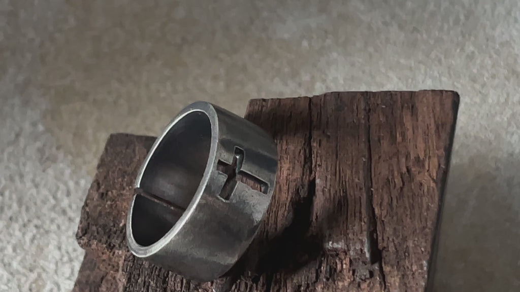 Men‘s 925 Silver Cutout Cross Ring-Personalizable Engraving Band
