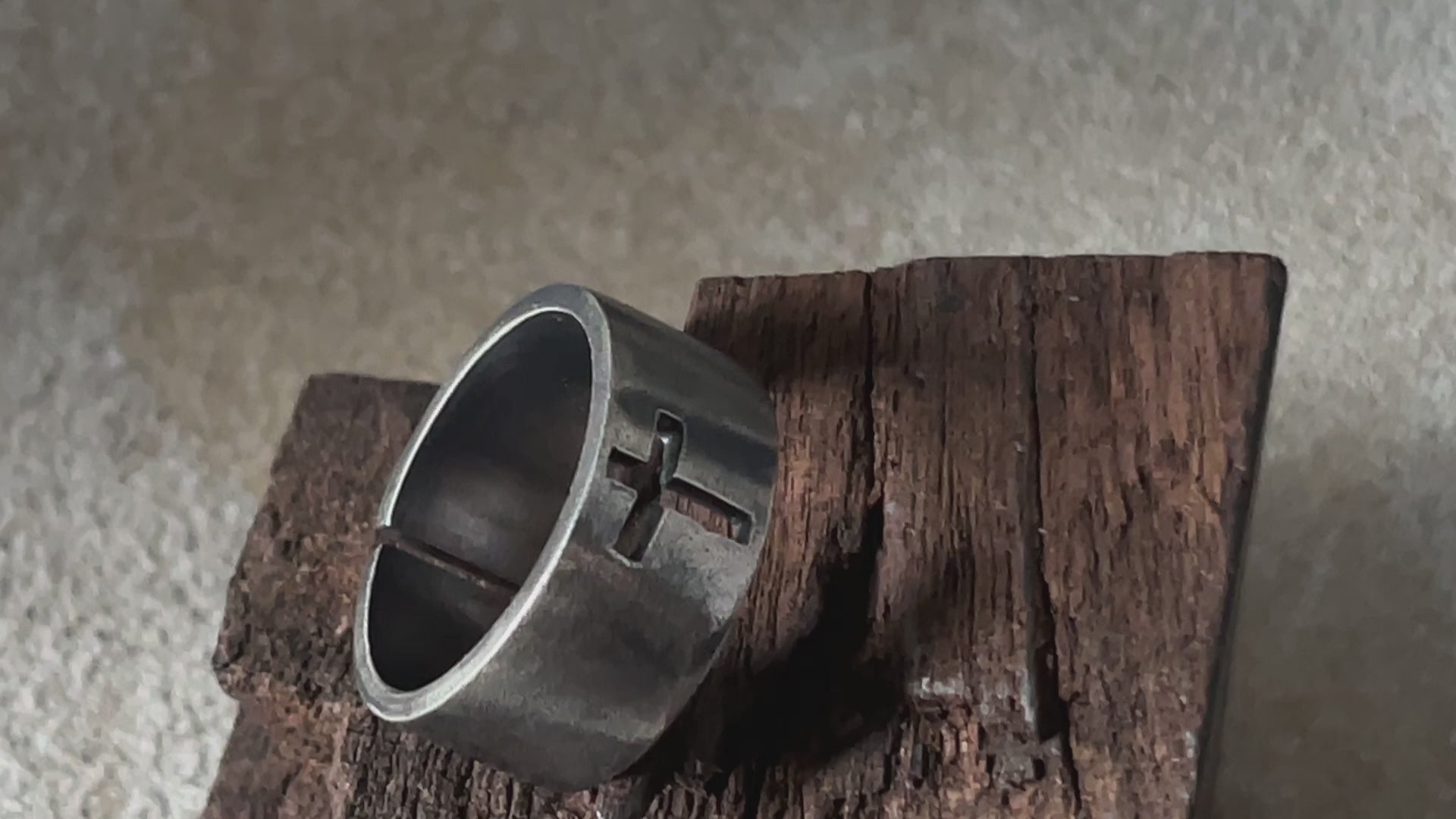 Men‘s 925 Silver Cutout Cross Ring-Personalizable Engraving Band