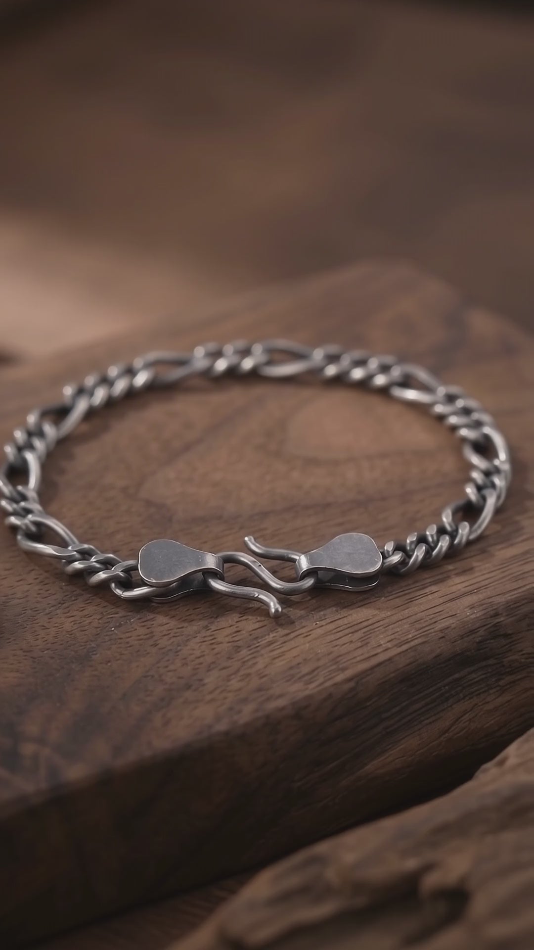 925 Sterling Silver Figaro Chain Bracelet Delivering Effortless Modern Balance