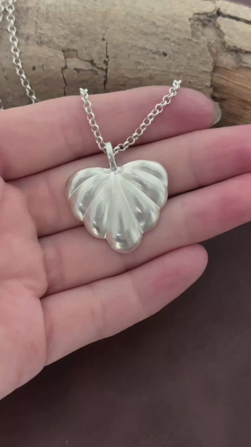 925 Sterling Silver Fluted Heart Pendant Delivering Fluid Grace And Modern Warmth