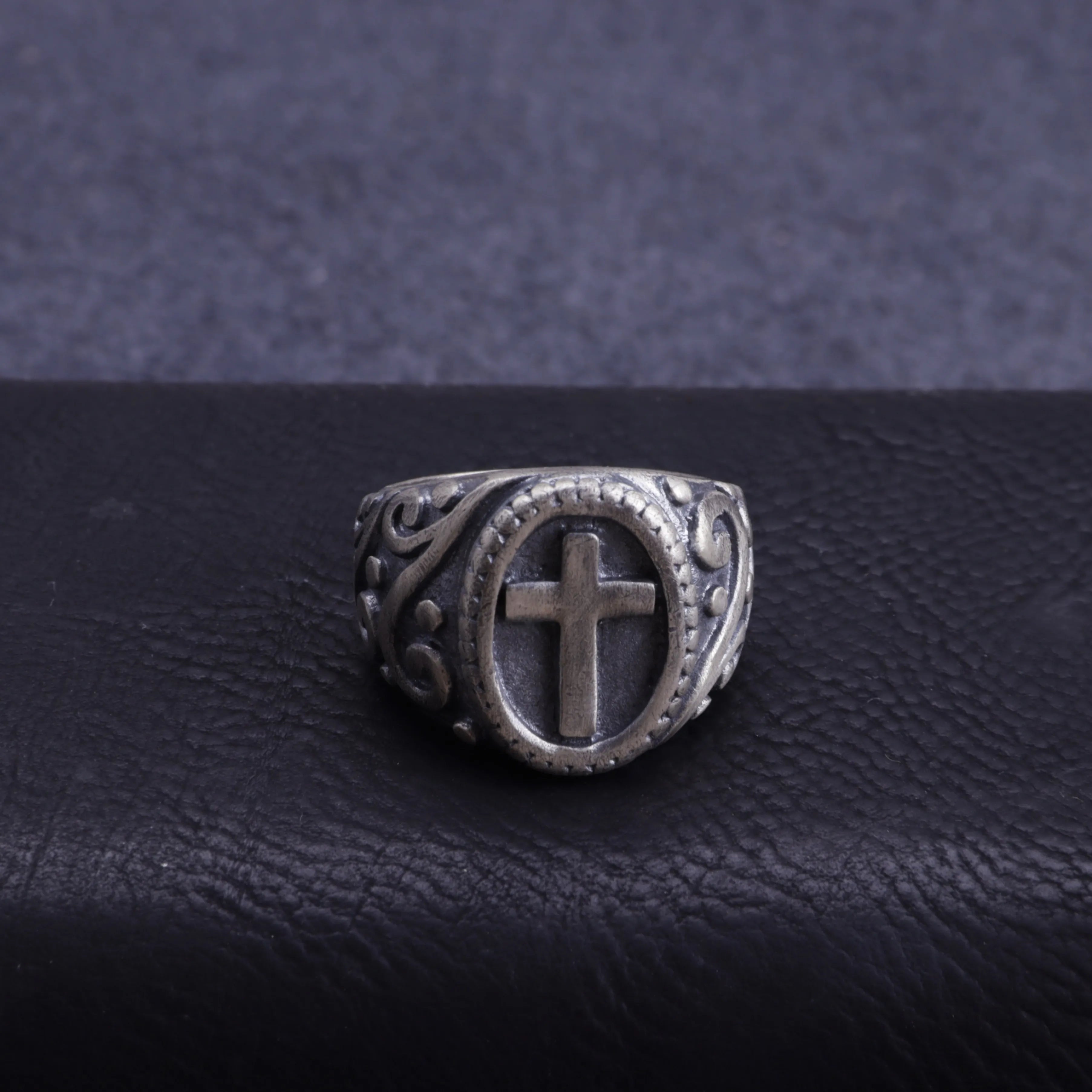 Custom Engraved Vintage Cross Signet Ring - Personalized Oxidized 925 Sterling Silver Gothic Punk Cross Ring for Men and Women, Faith Jewelry Gift