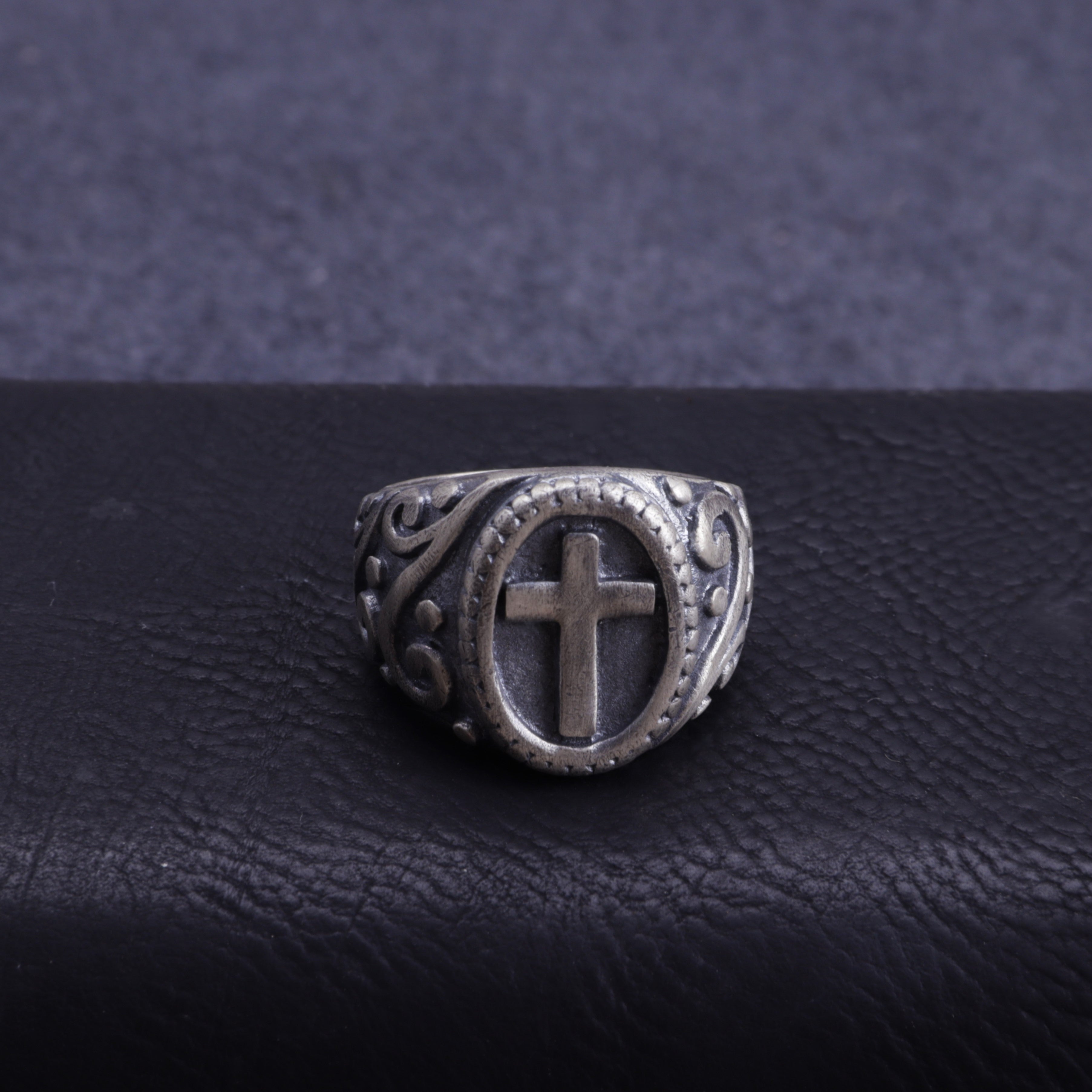 Custom Engraved Vintage Cross Signet Ring - Personalized Oxidized Silver Gothic Punk Cross Ring for Men and Women, Faith Jewelry Gift