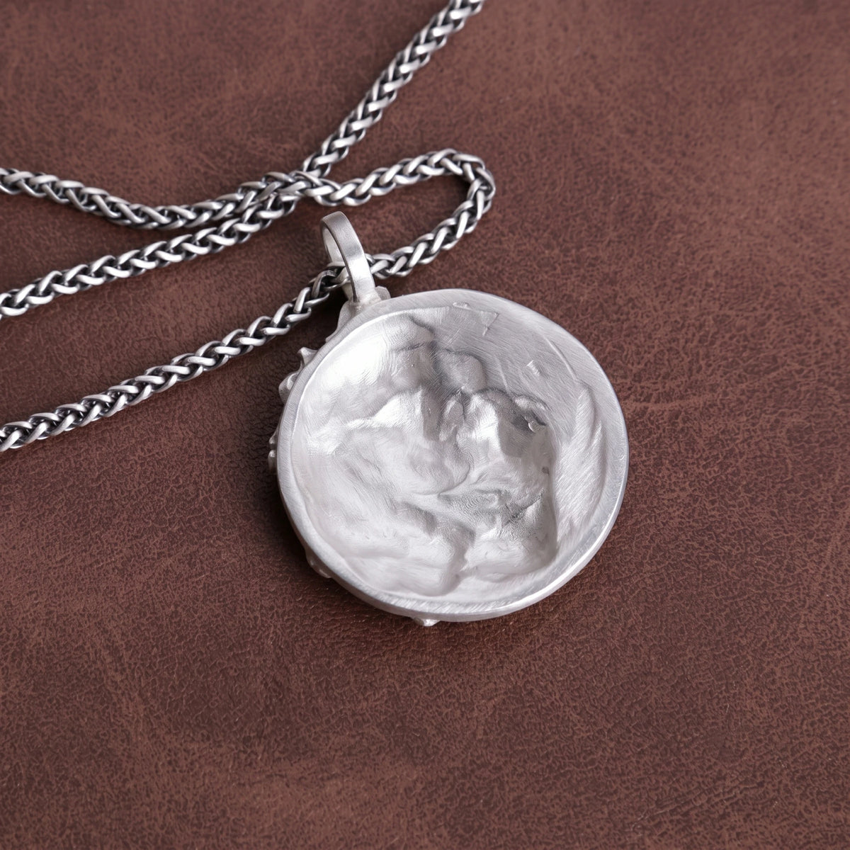 925 Sterling Silver Lion Head Medallion Pendant Embodiment Of Fearless Inner Courage
