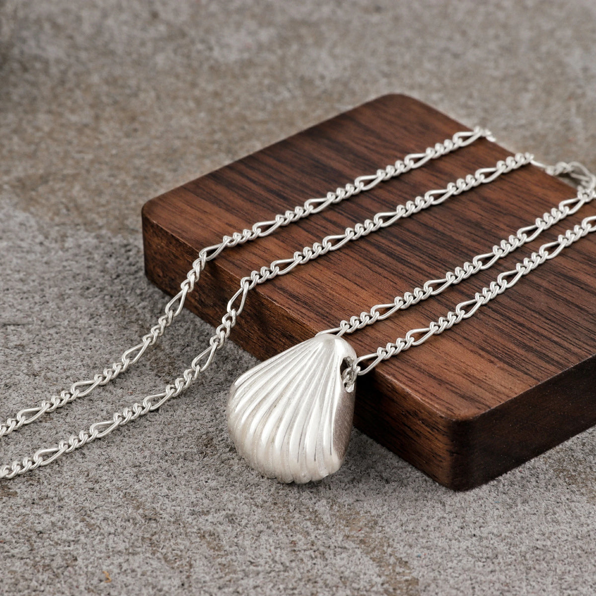 925 Sterling Silver Ribbed Scallop Shell Durable Coastal Pendant Necklace