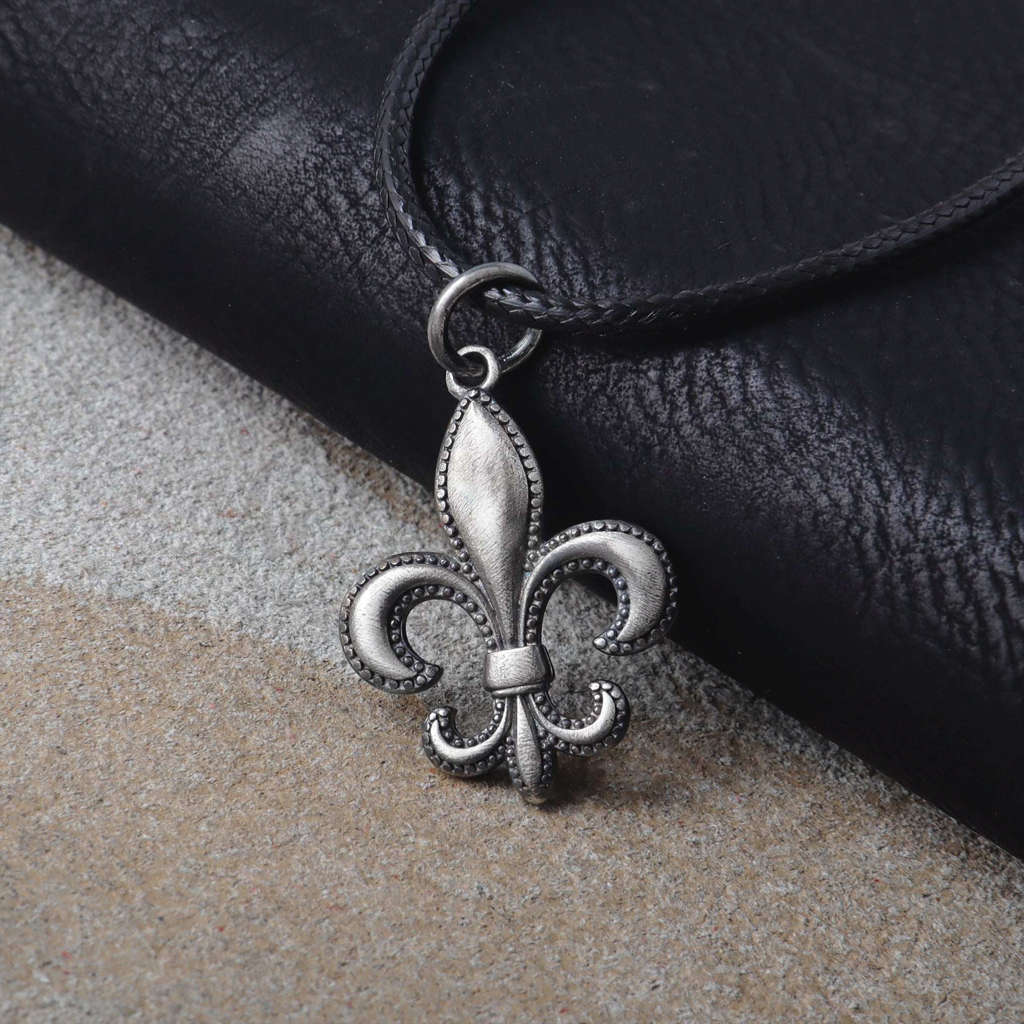 925 Sterling Silver Fleur-de-Lis Pendant Necklace, Vintage Beaded Lily Jewelry