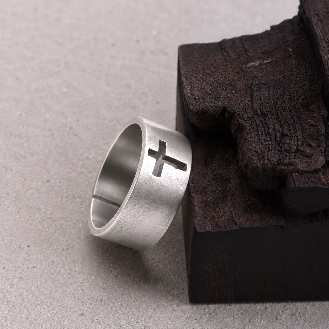 Men‘s 925 Silver Cutout Cross Ring-Personalizable Engraving Band