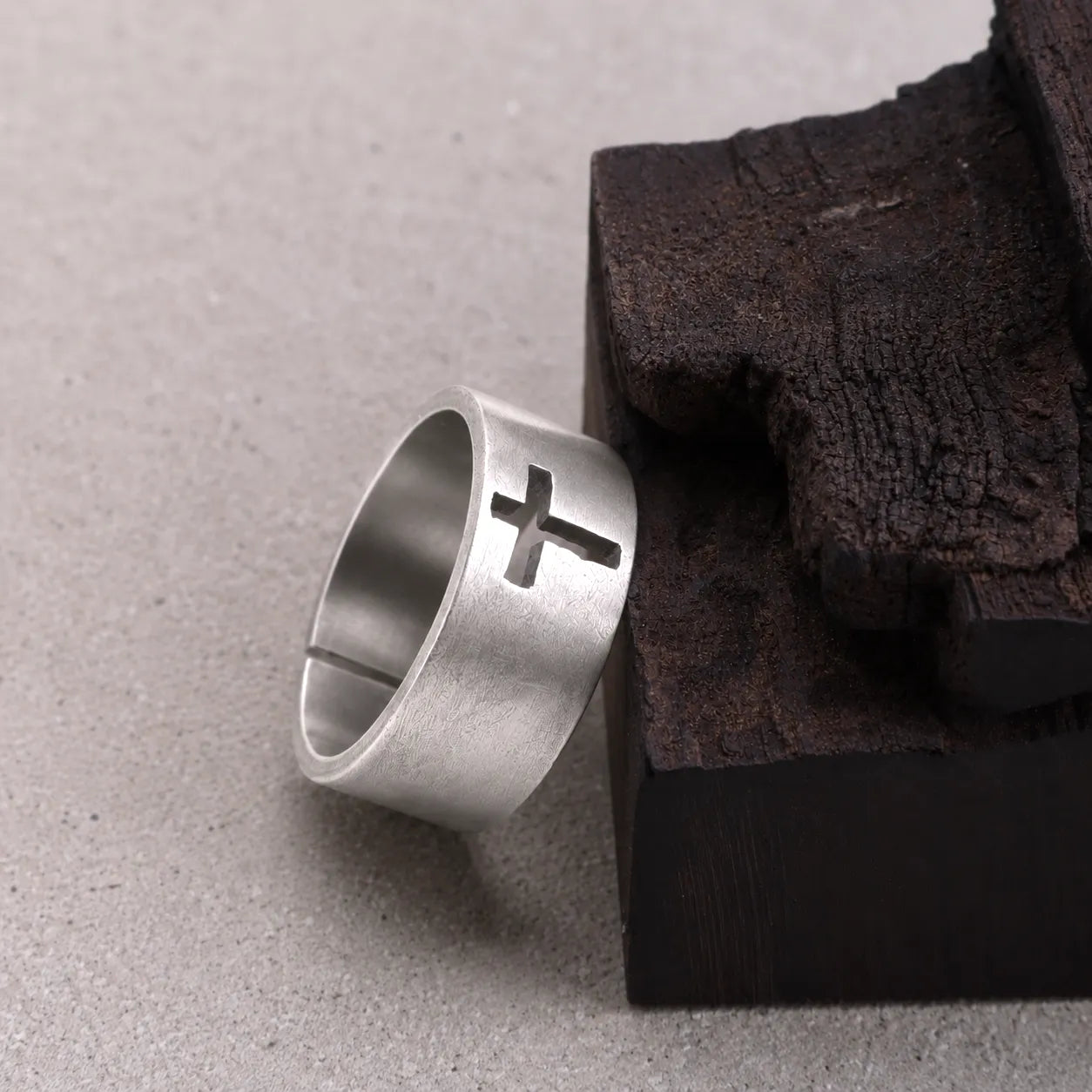 Men‘s 925 Sterling Silver Cutout Cross Ring-Personalizable Engraving Band