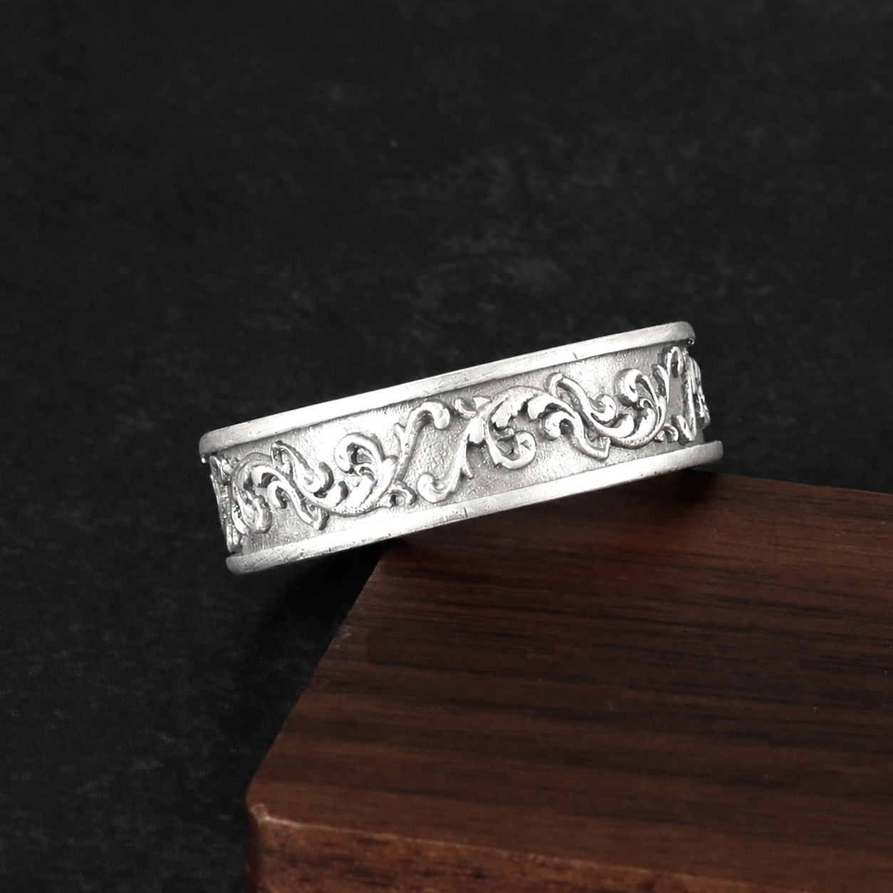 Personalized Vintage Acanthus Leaf Silver Band, Custom Engraved Men's Ring