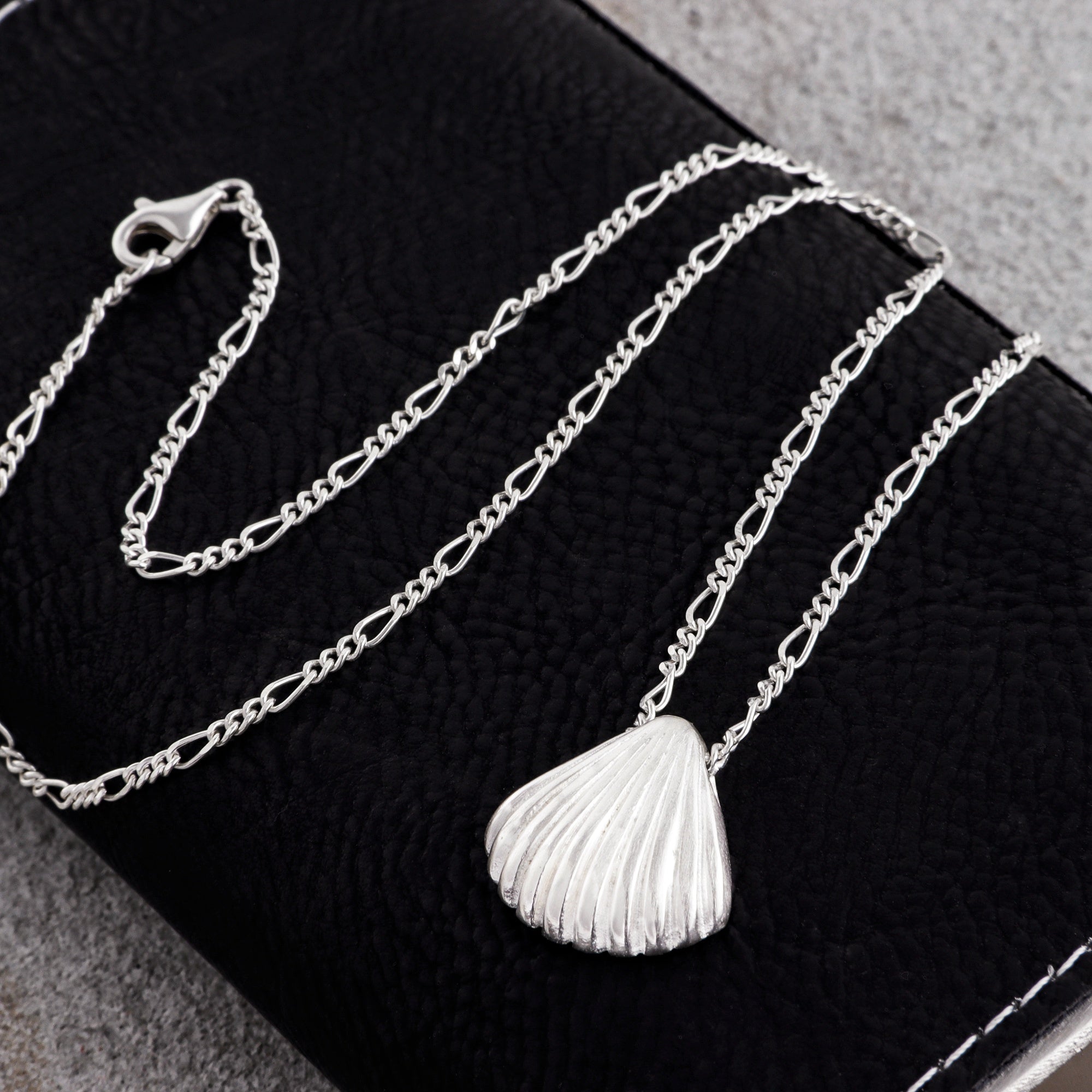 925 Sterling Silver Ribbed Scallop Shell Durable Coastal Pendant Necklace