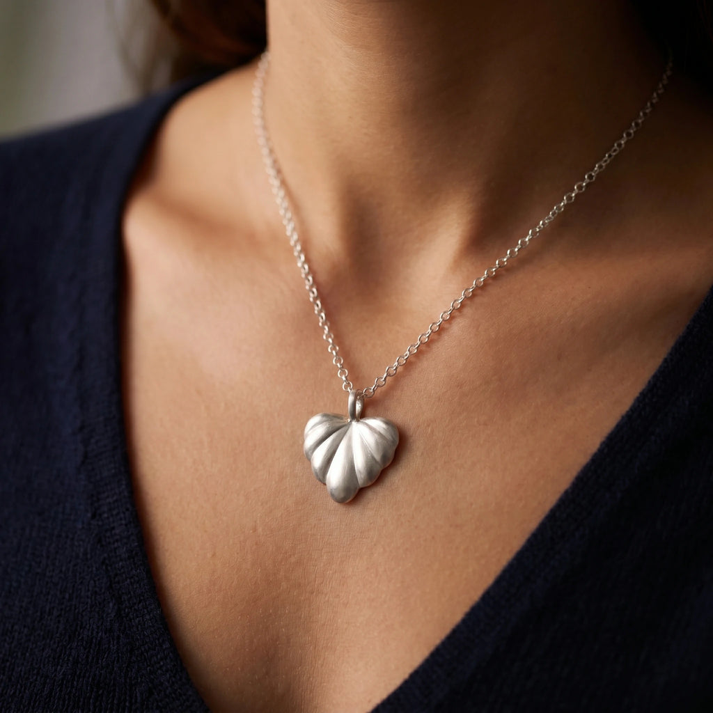 925 Sterling Silver Fluted Heart Pendant Delivering Fluid Grace And Modern Warmth