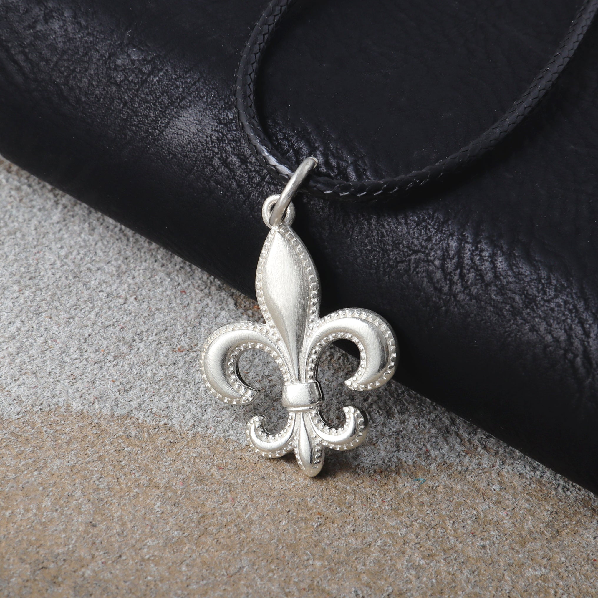 925 Sterling Silver Fleur-de-Lis Pendant Necklace, Vintage Beaded Lily Jewelry
