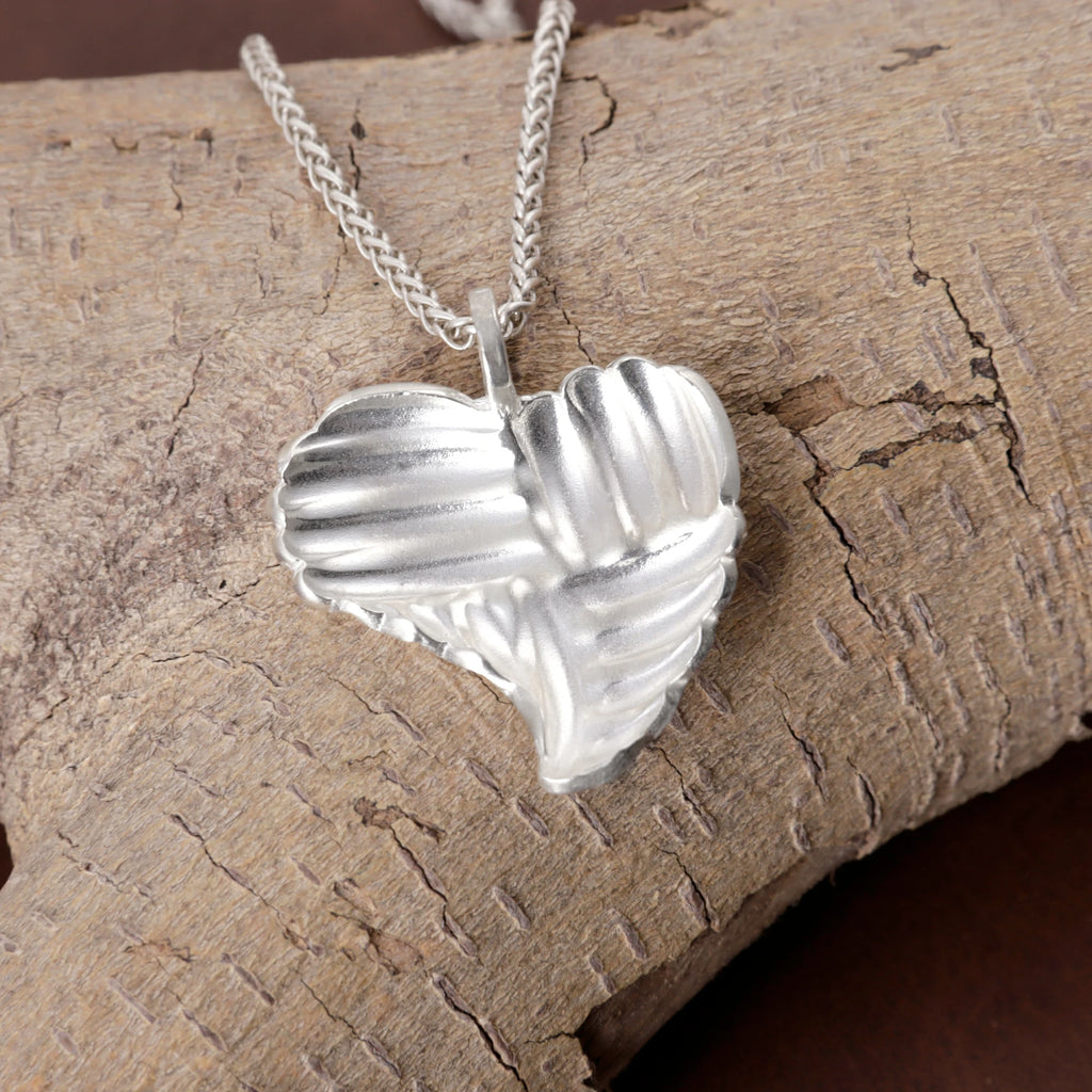 925 Sterling Silver Woven Heart Pendant Embracing Modern Love And Timeless Elegance