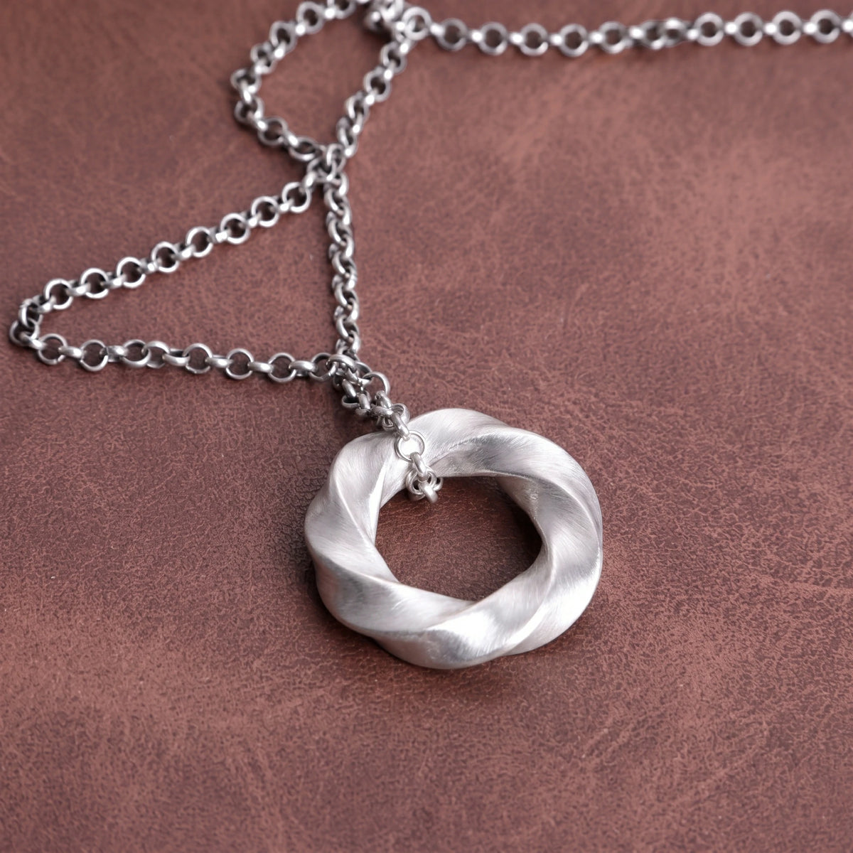 925 Sterling Silver Mobius Strip Pendant Symbolizing Eternal Love And Infinite Connection
