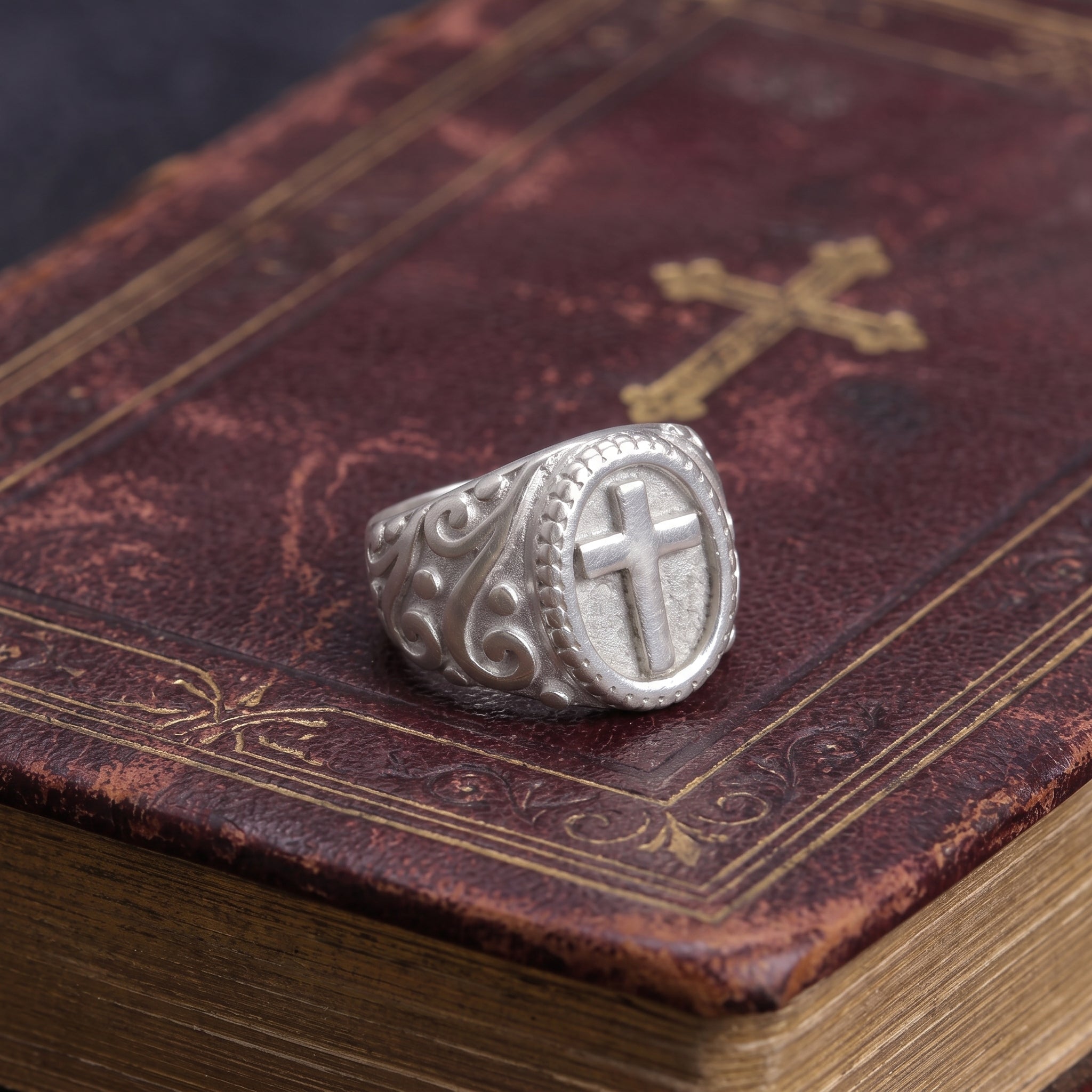 Custom Engraved Vintage Cross Signet Ring - Personalized Oxidized Silver Gothic Punk Cross Ring for Men and Women, Faith Jewelry Gift