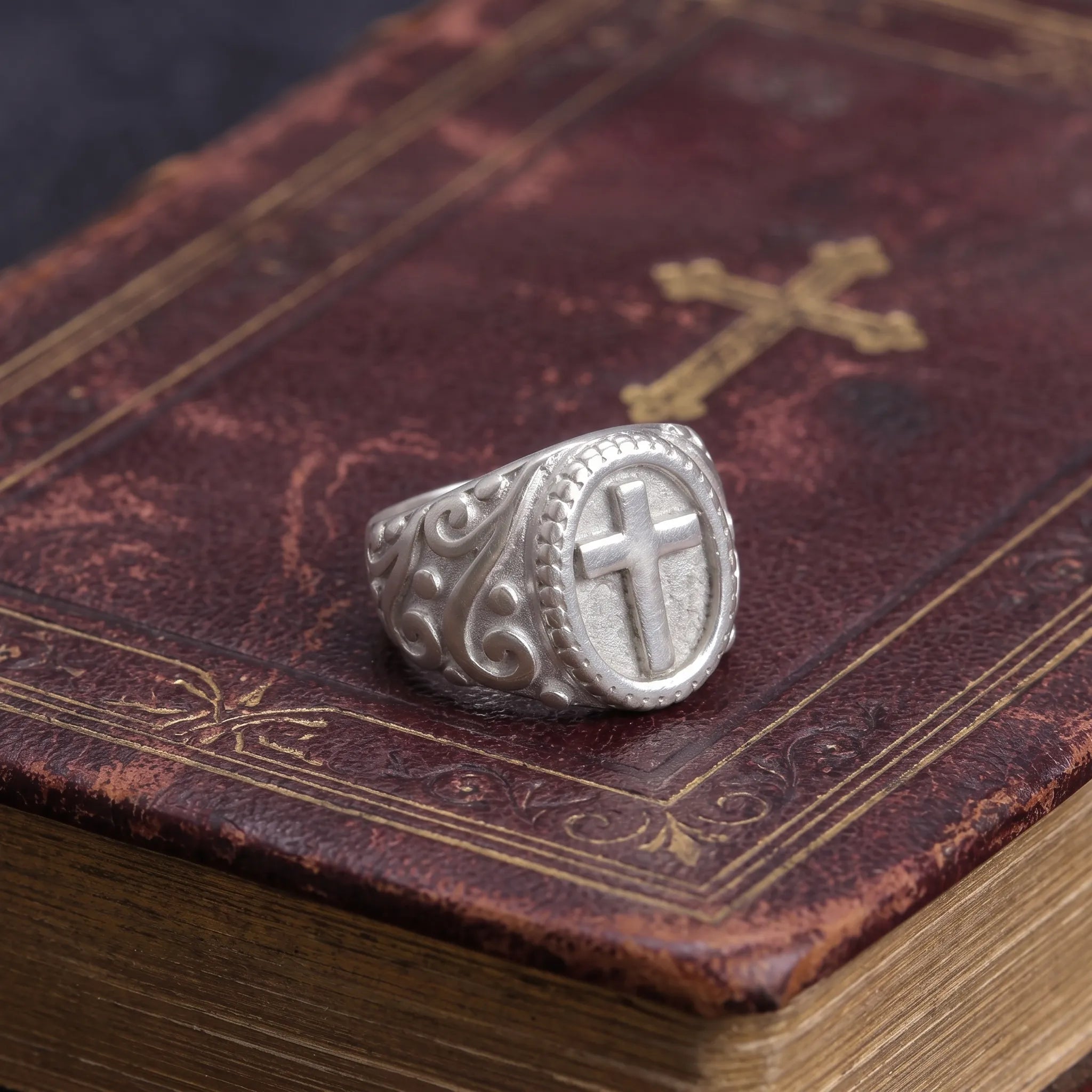 Custom Engraved Vintage Cross Signet Ring - Personalized Oxidized 925 Sterling Silver Gothic Punk Cross Ring for Men and Women, Faith Jewelry Gift
