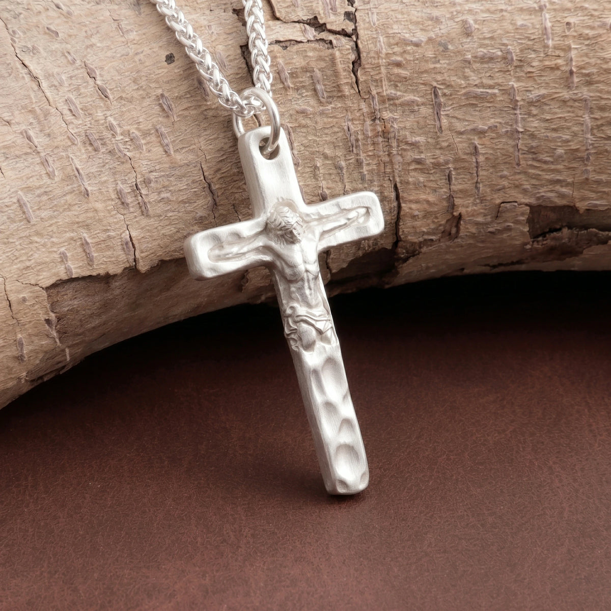 925 Sterling Silver Engravable Crucifix Pendant Bearing Christ Sacrifice In Divine Light