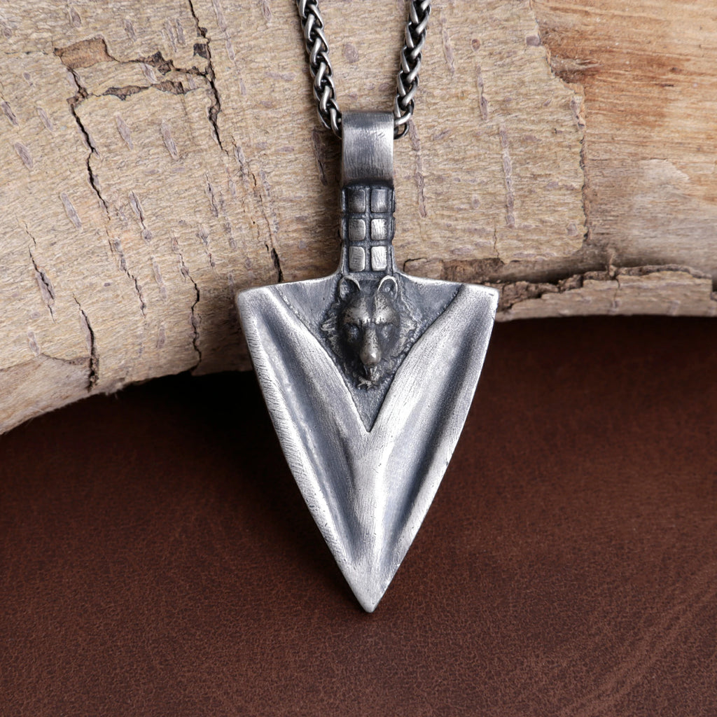 925 Sterling Silver Wolf Arrowhead Pendant Embodiment Of Wild Instinct And Fierce Focus