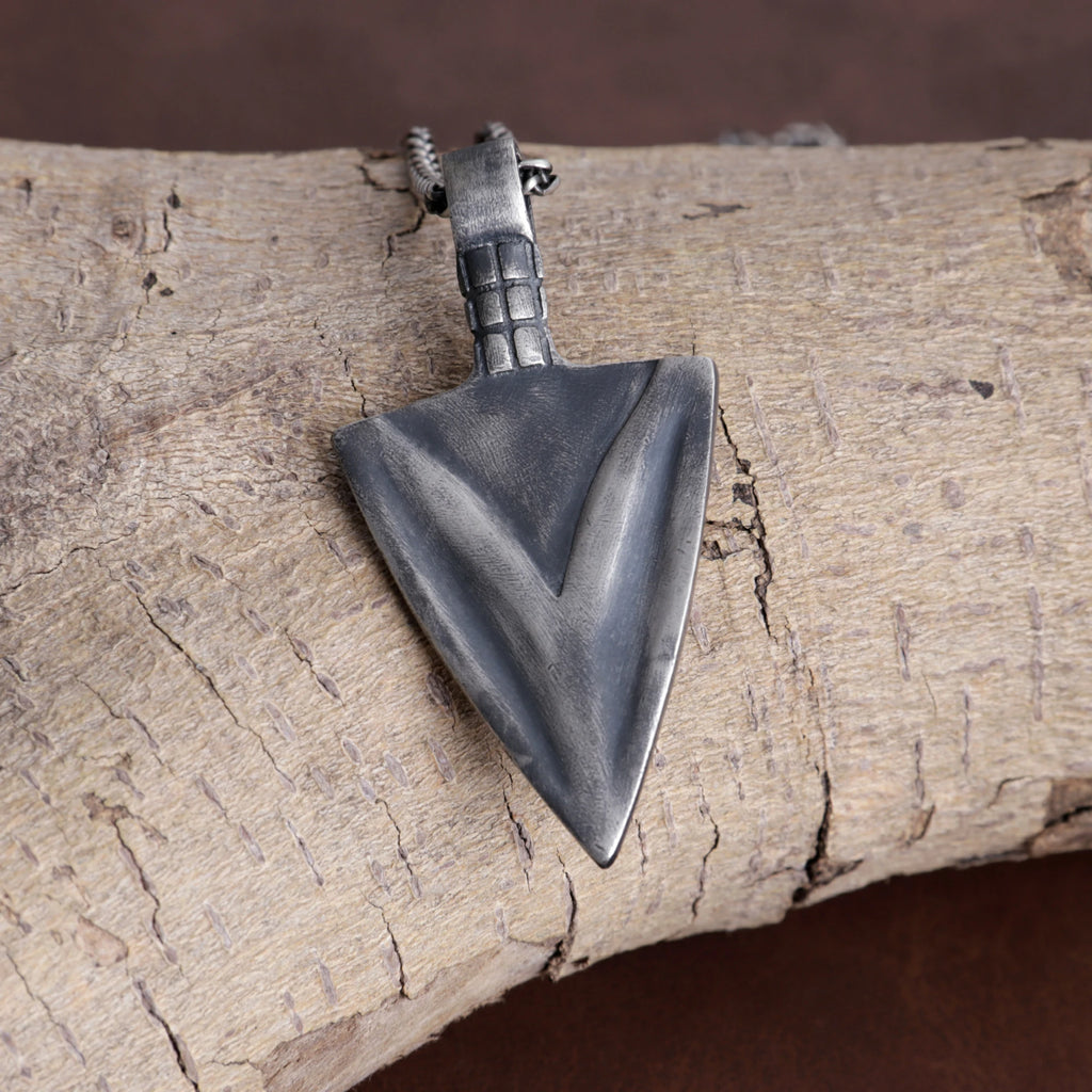 925 Sterling Silver Wolf Arrowhead Pendant Embodiment Of Wild Instinct And Fierce Focus
